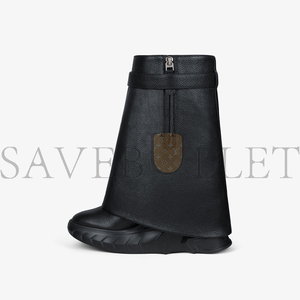 GIVENCHY SHARK LOCK BIKER ANKLE BOOTS IN GRAINED LEATHER BE604AE1XN-001